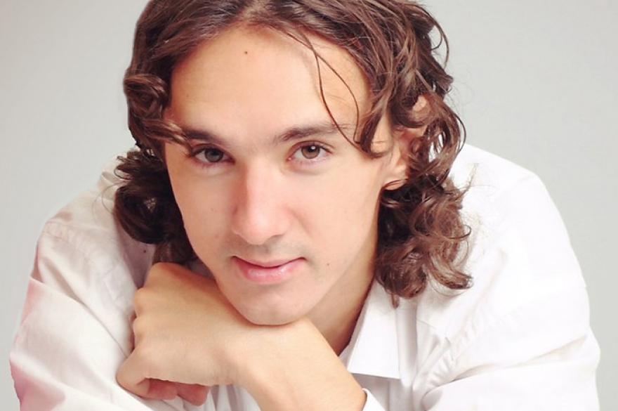 Феликс Зинатуллин 31 год Если бы про компанию «Церебро Таргет» снимали блокбастер вроде «Социальной сети» Дэвида Финчера, то играть Феликса взяли бы