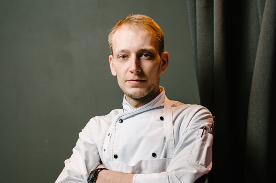 Антон Исаков 30 лет Горящий взор бледного юноши Антона Исакова зажегся в тот день, когда он, судовой повар по специальности, оставил море и взял курс