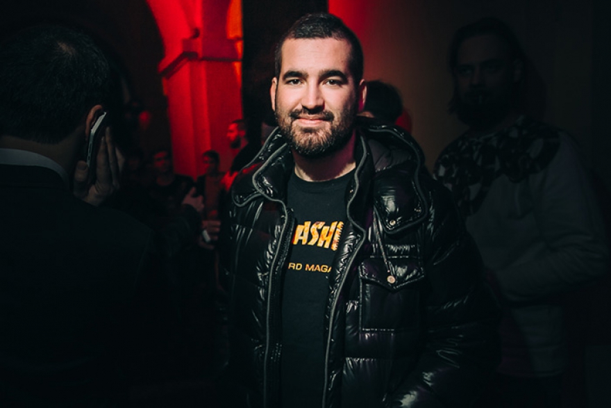 Михаил Авербах 27 лет Фото короля вечеринок DJ Maver можно найти не только в светских репортажах, но и в словаре рядом со словом «Брутальность