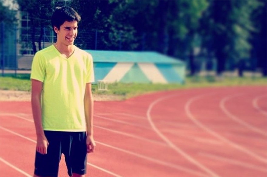 Марк Лапин 20 лет Хмурое лицо Марка — крайне редкое природное явление. Да и к чему грустить, когда твоей голливудской улыбке могут позавидовать все