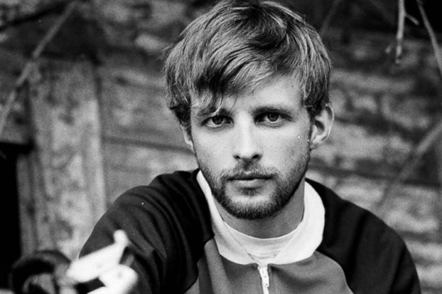 Семен Серзин 28 лет Выпускник курса Вениамина Фильштинского в Театральной академии в 2011 году вместе с сокурсниками создал «Этюд-театр», в котором