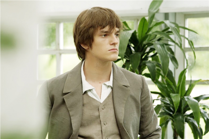 Никита Волков 22 года Однофамилец и ровесник Сергея Волкова учился вместе с ним на курсе Анны Алексахиной в СПбГАТИ, а затем тоже оказался в труппе