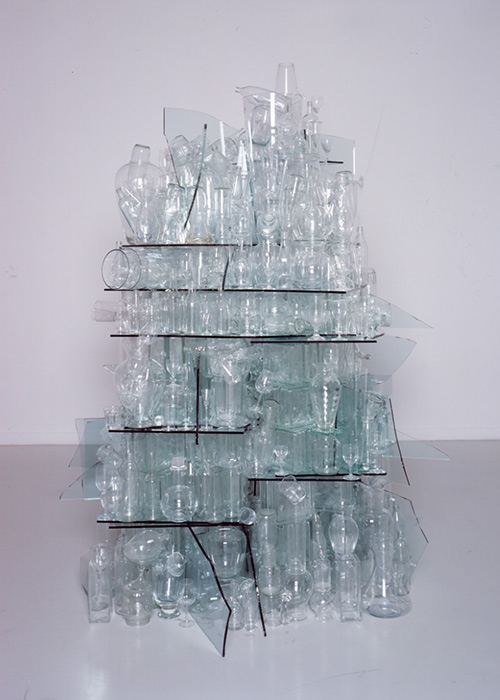 «Стопка прозрачного стекла» (2000)