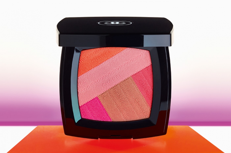 Румяна L.A. Sunrise, Chanel Румяна Sunkiss Ribbon из коллекции L.A. Sunrise, в квадрат которых, как на полотнах Ричарда Дибенкорна, широкими мазками