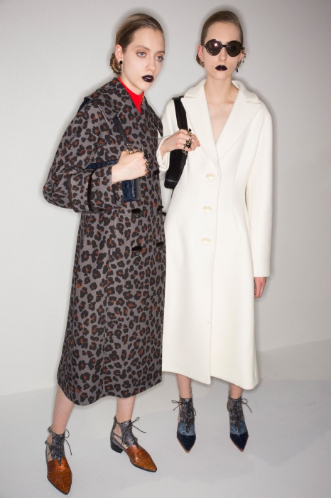 Вика и Юля на бэкстейдже шоу Christian Dior