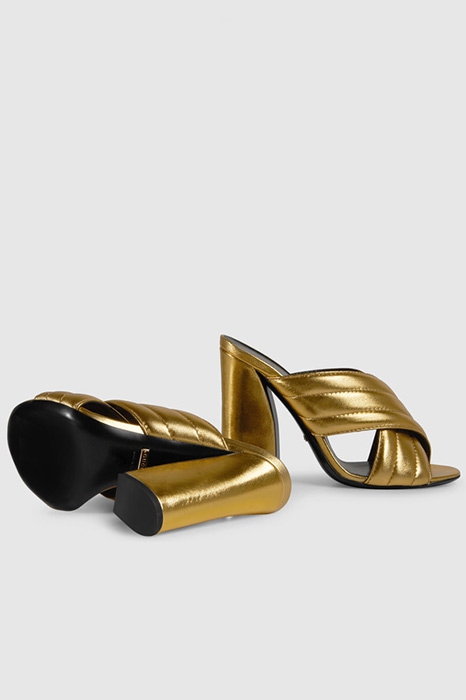 Босоножки Gucci, 41 000 руб.