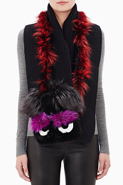 Шарф Fendi, около 150 000 руб.