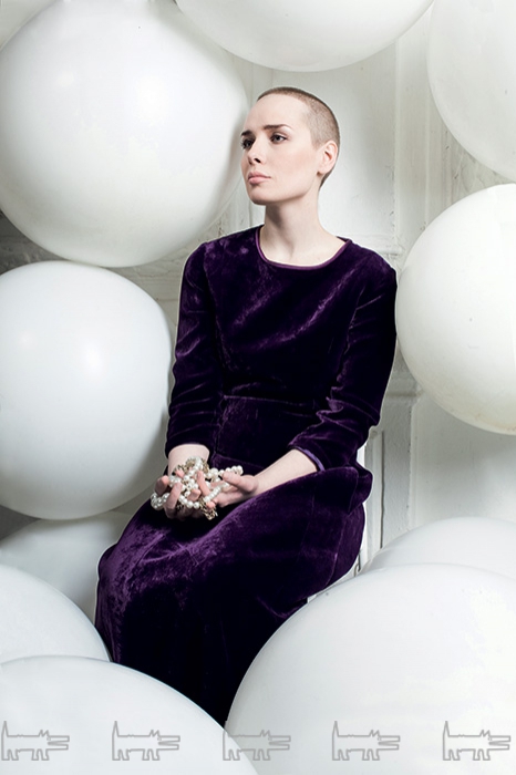 На Валерии платье Philosophy di Alberta Feretti, ожерелье Escada