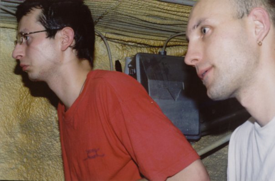 Кранкель и Ленар «Ася», первому суждено было стать "сыном полка" пост панк движения в городе, ну а имя Ленара известно всем, кто застал золотое время