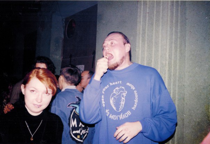 Добрейший и невероятный персонаж, промоутер, музыкант по имени DC, в рэйв он вошел, уже повидав многое до этого. В тусовке всегда был «дверью» для