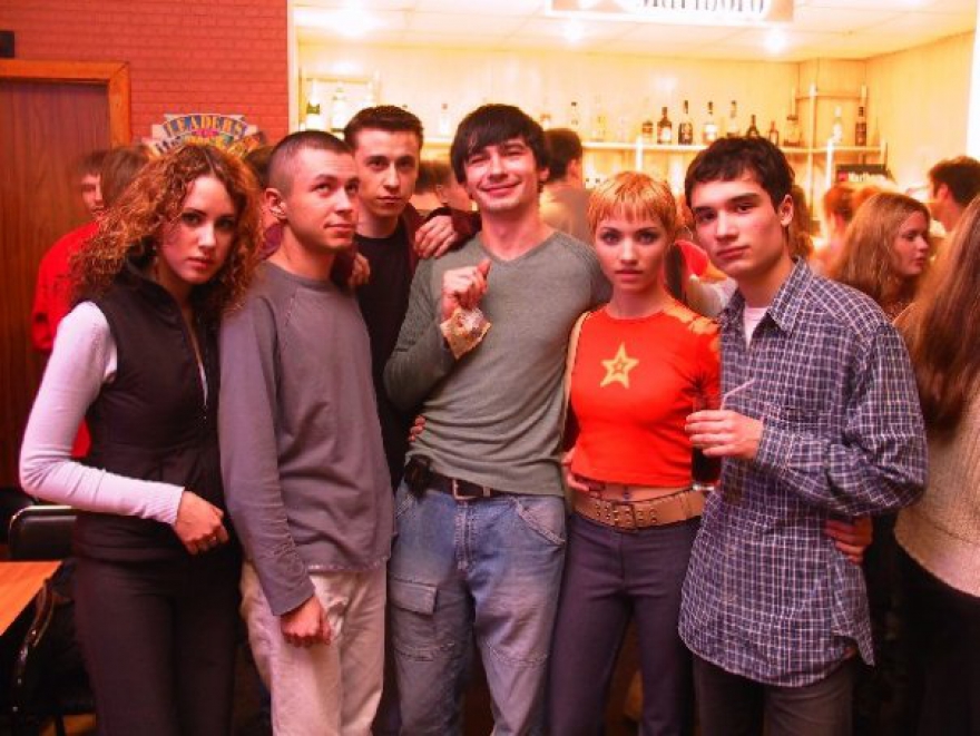 Диджей Михон посередине, не могу не сказать о нем... Прекрасный человек, первопроходец и друг... Покойся с миром.