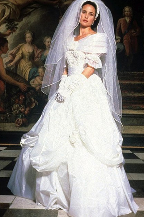 Энди Макдауэлл в фильме «Четыре свадьбы и одни похороны», 1994 год