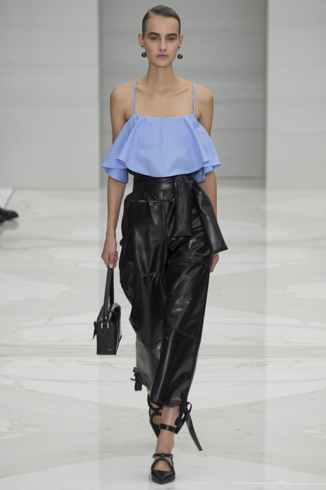 Топ Salvatore Ferragamo, 46 000 руб.