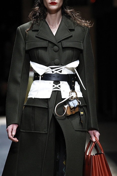 Корсет из коллекции Prada, осень-зима 2016