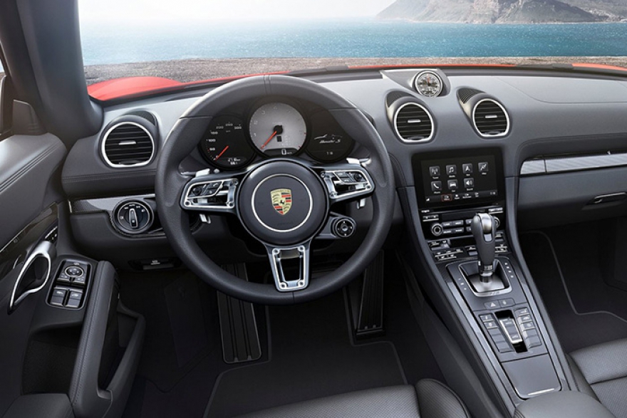 Максимальная скорость 718 Boxster S — 285 километров в час.