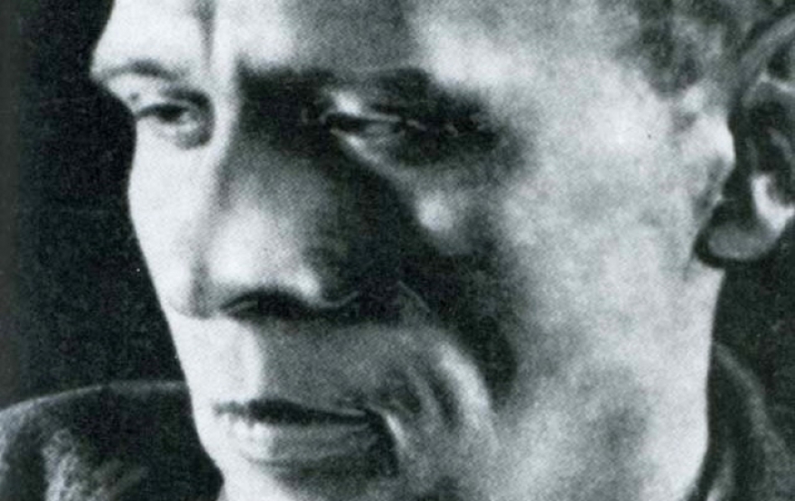 Даниил Хармс Погибли мы в житейском поле.Нет никакой надежды боле.О счастье кончилась мечта —осталась только нищета.