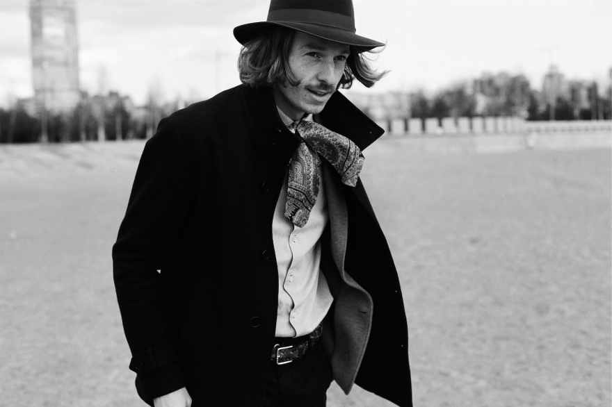 Среда, 13 апреля Адам Эвальд — активно гастролирующий музыкант и композитор, уже дважды побывал в мировом турне, в 2015 дал более 180 концертов на