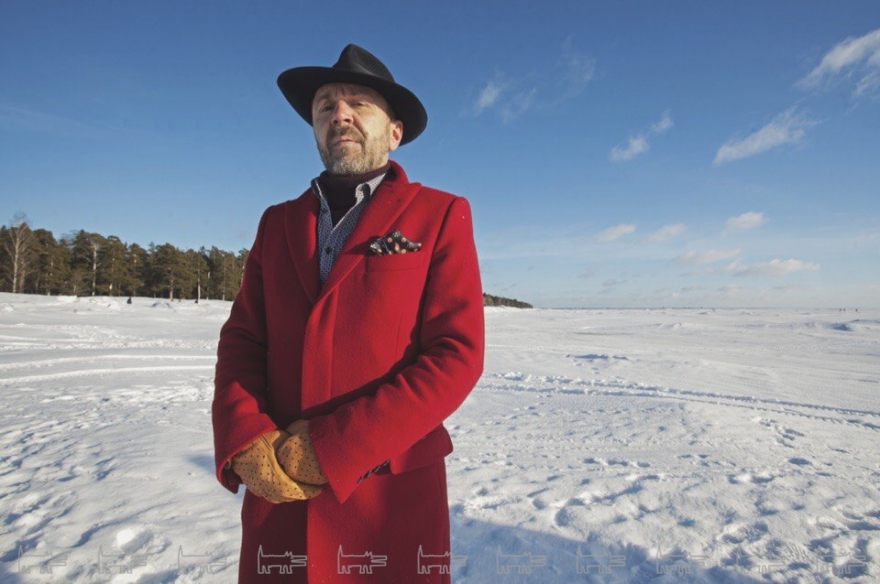 Сергей Шнуров в Dolce & Gabbana на съемках клипа «Карасик» (2015 год)