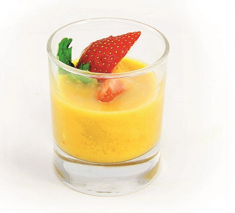 Холодный суп из манго с мятой (25 ккал) 3. Готовая еда, рассчитанная на пять приемов пищи в течение дня, упакована в сумку-холодильник, которую курьер