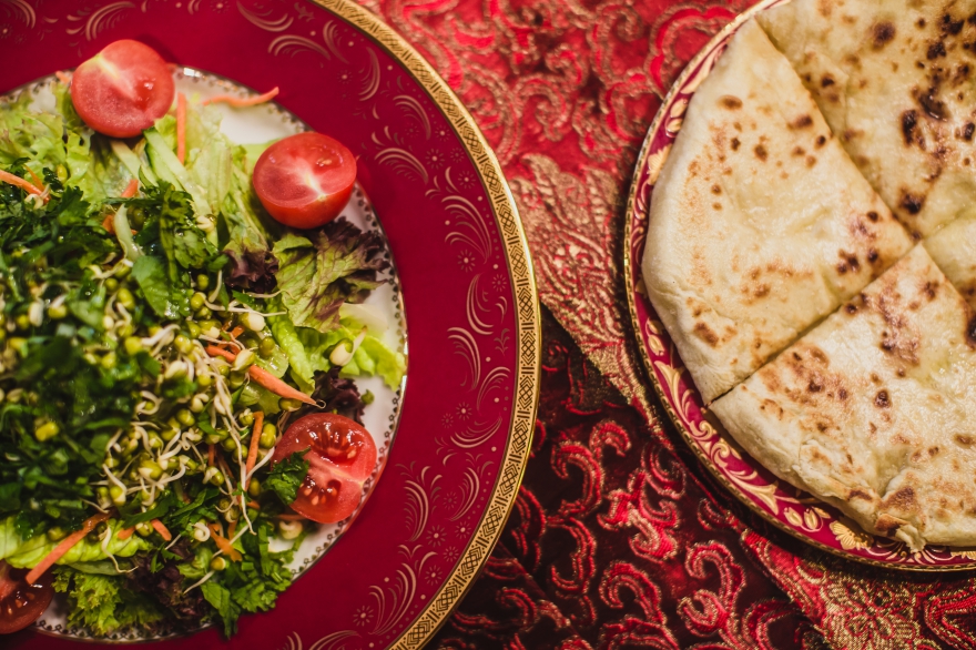 Принципы здорового питания по системе Аюрведа Всегда ешьте в одно и то же время. После завтрака до следующего приема пищи должно пройти не менее трех