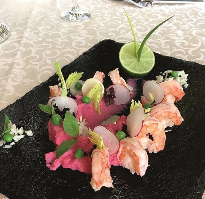 Креветки с пюре из сельдерея и свеклы, со сливочным паем (212 ккал)