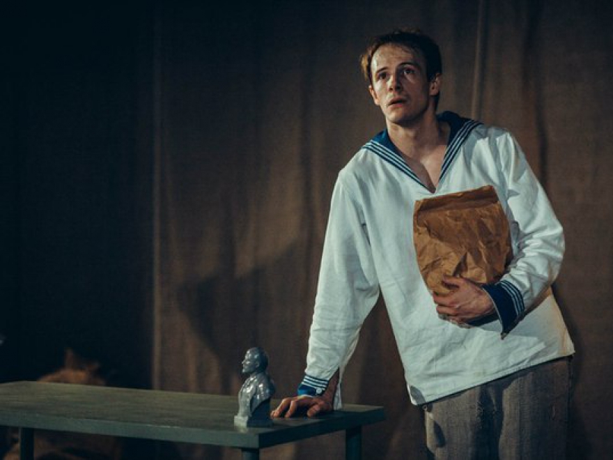 Вторник - пятница, 26-29 апреля В «Угол» на гастроли приезжает Театр ненормативной пластики, который представит два своих спектакля. В постановке