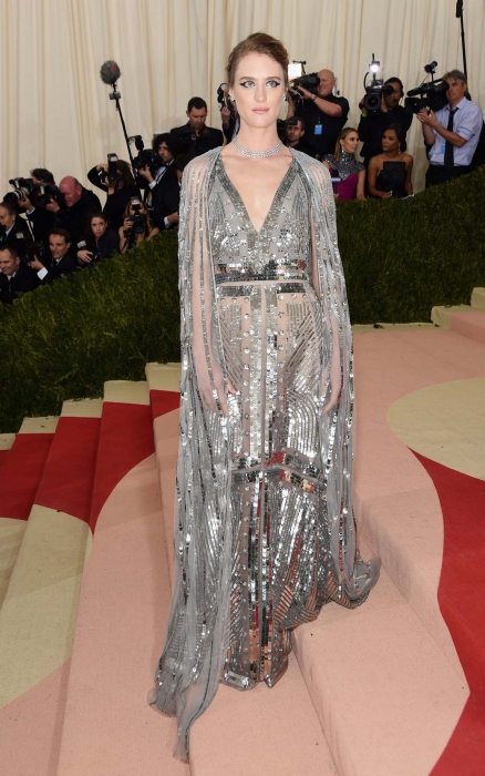 Маккензи Дэвис в Altuzzara