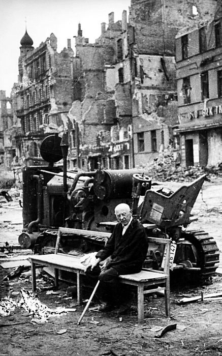 Георгий Липскеров. Идти некуда, Германия, 1945 год.