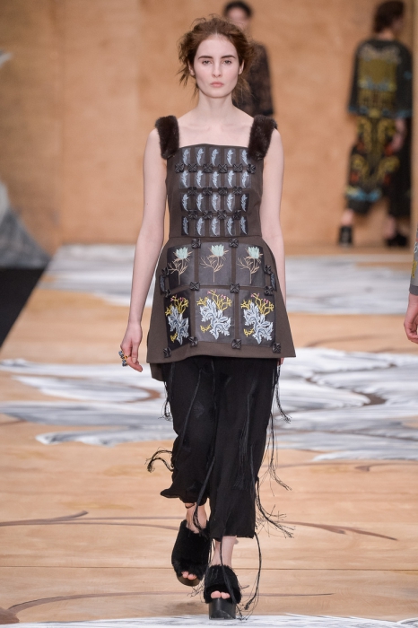 Показ Alena Akhmadullina на Mercedes-Benz Fashion Week Russia, осень-зима 2016
