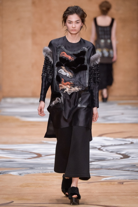 Показ Alena Akhmadullina на Mercedes-Benz Fashion Week Russia, осень-зима 2016