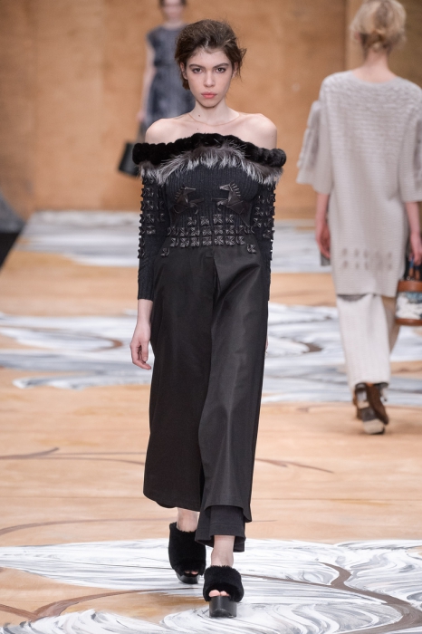 Показ Alena Akhmadullina на Mercedes-Benz Fashion Week Russia, осень-зима 2016