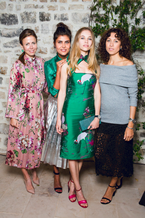 Полина Дерипаска (в Gucci), Надежда Оболенцева (в Gucci), Светлана Устинова, Софья Гудкова