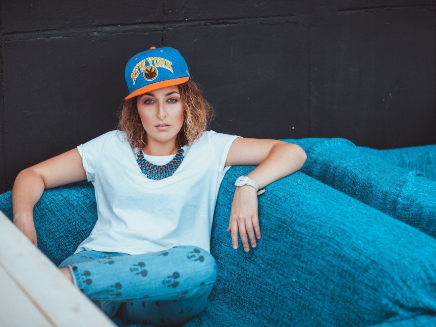 Пятница, 20 мая Не так уж часто в «Соли» выступают поистине романтичные и обаятельные певицы, разве что можно вспомнить приезд Нины Карлссон. Первый