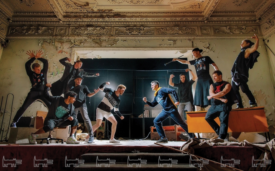 На Юрии Питенине: одежда марки Saint-Tokyo (Saint-Tokyo). На Никите Яруцком: одежда бренда Anteater