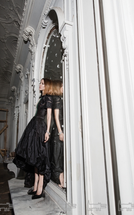 Платье Louis Vuitton (Louis Vuitton), туфли Aleksandersiradekian, часы Rolex Oyster Perpetual Datejust (все — ДЛТ)