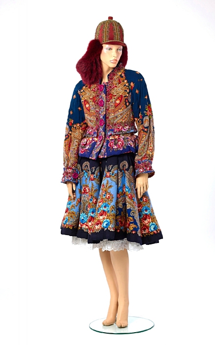 Костюм из коллекции Prêt-à-Porter de Luxe Осень-Зима 2007-2008 «Ожидание перемен»