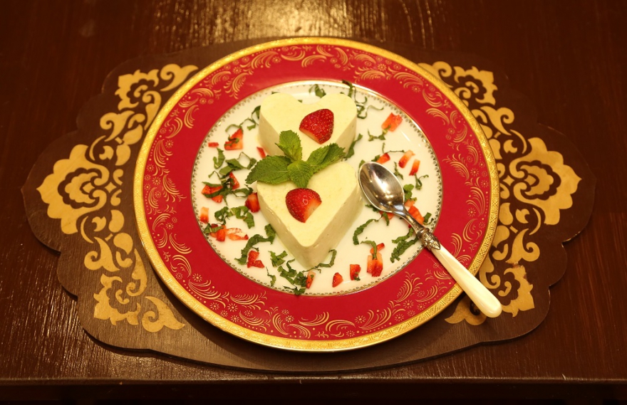 «Малабар» Мороженое из спаржи Необычное сочетание продуктов – одна из «фишек» индийской десертной кухни. В составе мороженого спаржа, сахар, яйца и