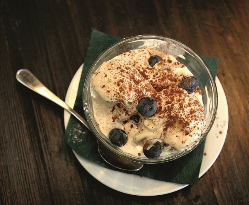 Beerpoint Коктейль из пива Пенный напиток бармены ресторана трактовали в фантазийном контексте – соединили его с мороженым. Неожиданное сочетание