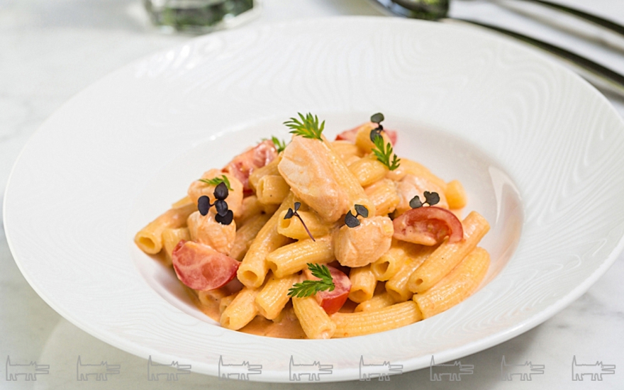 Маккерони с лососем