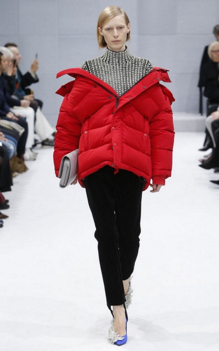 Куртка Balenciaga, около 200 000 руб.
