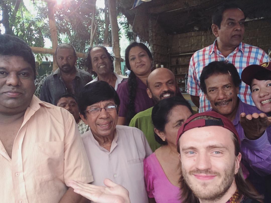 «На съемках сериала в Индии»