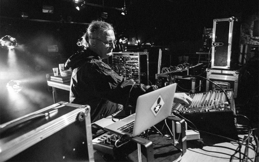 Пионер техно In Aeternam Vale сыграет лайв-сет на фестивале.