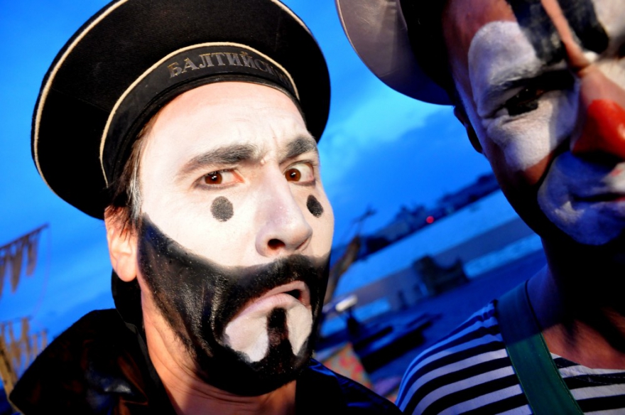 Пятница, 5 августа В конце недели открывается трехдневный фестиваль уличного перфоманса «Культурный SDVIG». В третий раз на улицы города выйдут