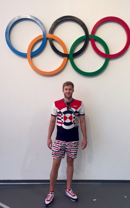 Традиционное фото с олимпийскими кольцами