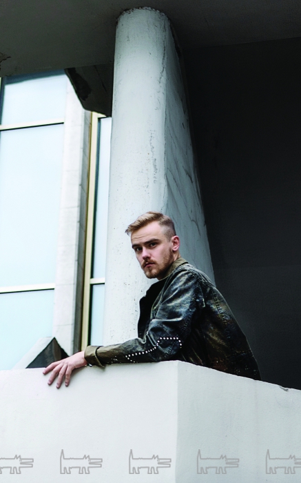 На петре шолохове: куртка just cavalli (ДЛТ)