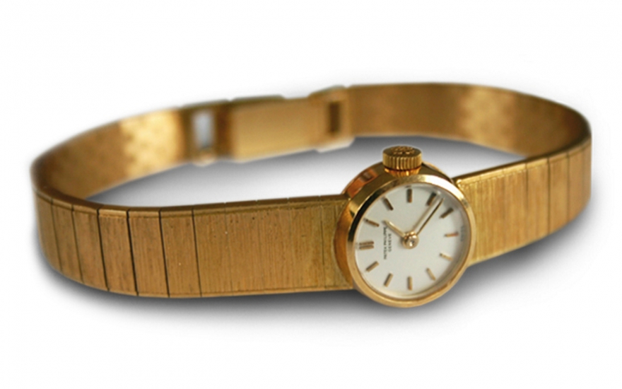 Швейцарские часы, подаренные Марии Петровне Шолоховой генсеком ЦК КПСС Леонидом Брежневым по случаю ее золотой свадьбы в 1974 году