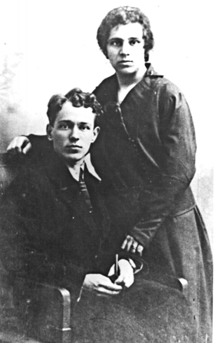 Михаил Александрович и Мария Петровна Шолоховы. 1924 год