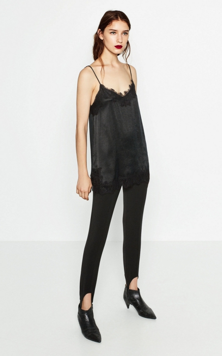 Брюки со штрипками Zara, 3 599 руб. (Zara)