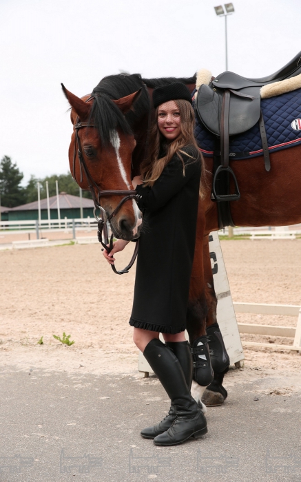 На Улле: платье Gucci (ДЛТ), шляпа Cocoshnick (Cocoshnick)