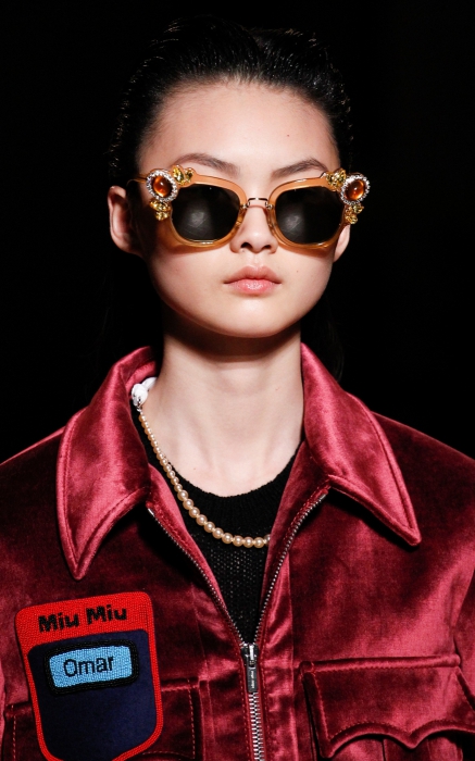 Miu Miu, 250 000 руб. (nevsky 152 concept store)